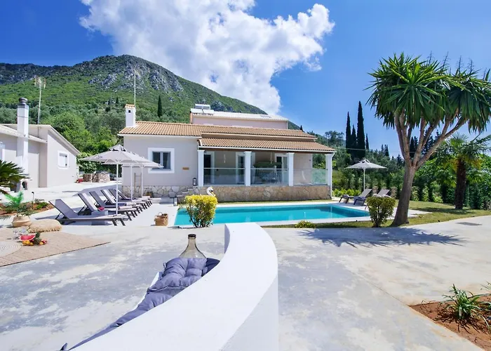 Grande Terra With Swimming Pool & Starlink Wifi 别墅