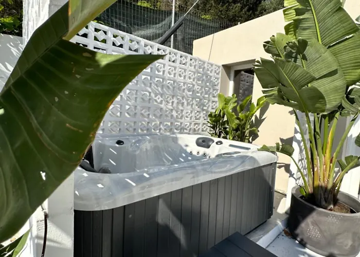Grande Terra With Swimming Pool & Starlink Wifi 别墅 Spartylas