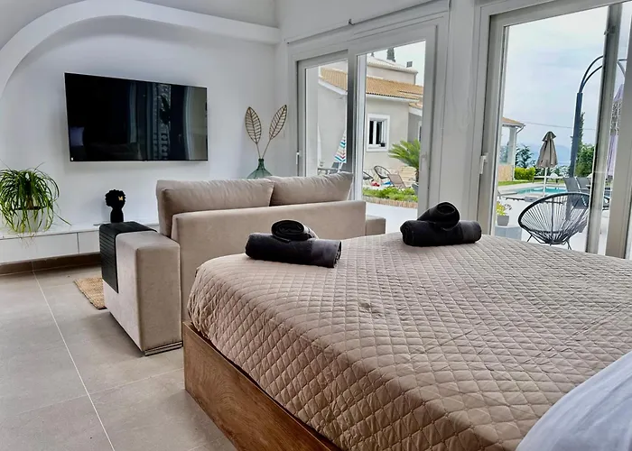 Grande Terra With Swimming Pool & Starlink Wifi * Spartylas
