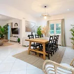 Grande Terra With Swimming Pool & Starlink Wifi Villa