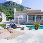 Grande Terra With Swimming Pool & Starlink Wifi *