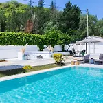 Grande Terra With Swimming Pool & Starlink Wifi *