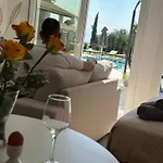 Grande Terra With Swimming Pool & Starlink Wifi Spartylas