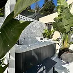 Grande Terra With Swimming Pool & Starlink Wifi Villa Spartylas