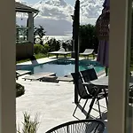 Grande Terra With Swimming Pool & Starlink Wifi *