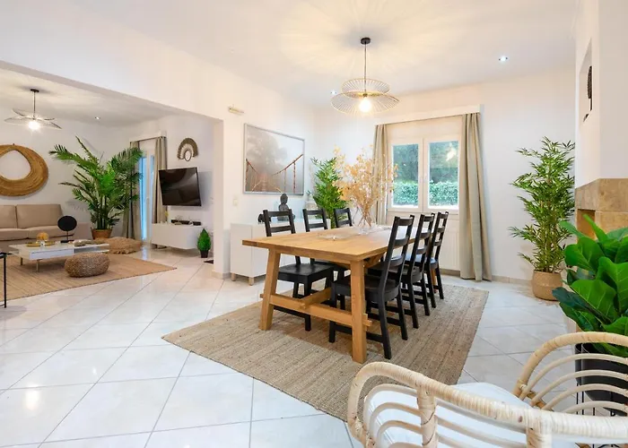 Grande Terra With Swimming Pool & Starlink Wifi 别墅