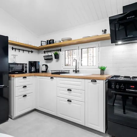 Grande Terra With Swimming Pool & Starlink Wifi Spartylas