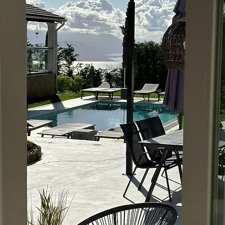 Grande Terra With Swimming Pool & Starlink Wifi *
