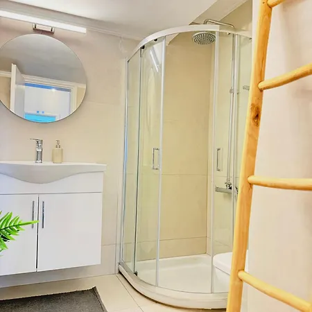 Grande Terra With Swimming Pool & Starlink Wifi Βίλα